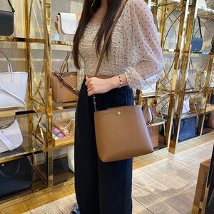 Tory Burch Emerson Leather Bucket Bag in Tan